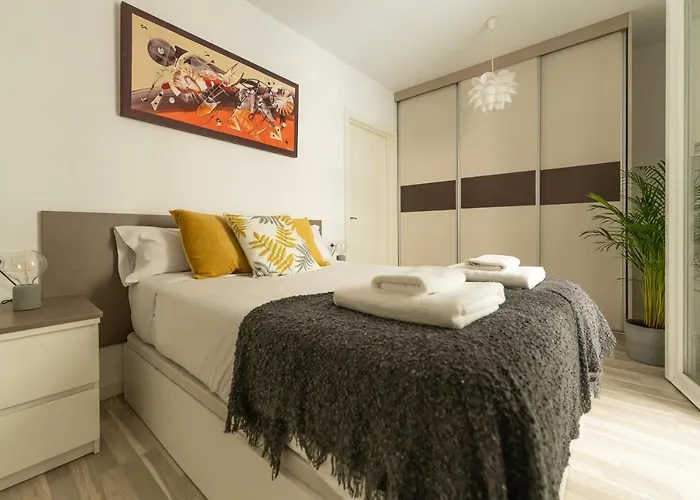 Cormelana Plaza شقة